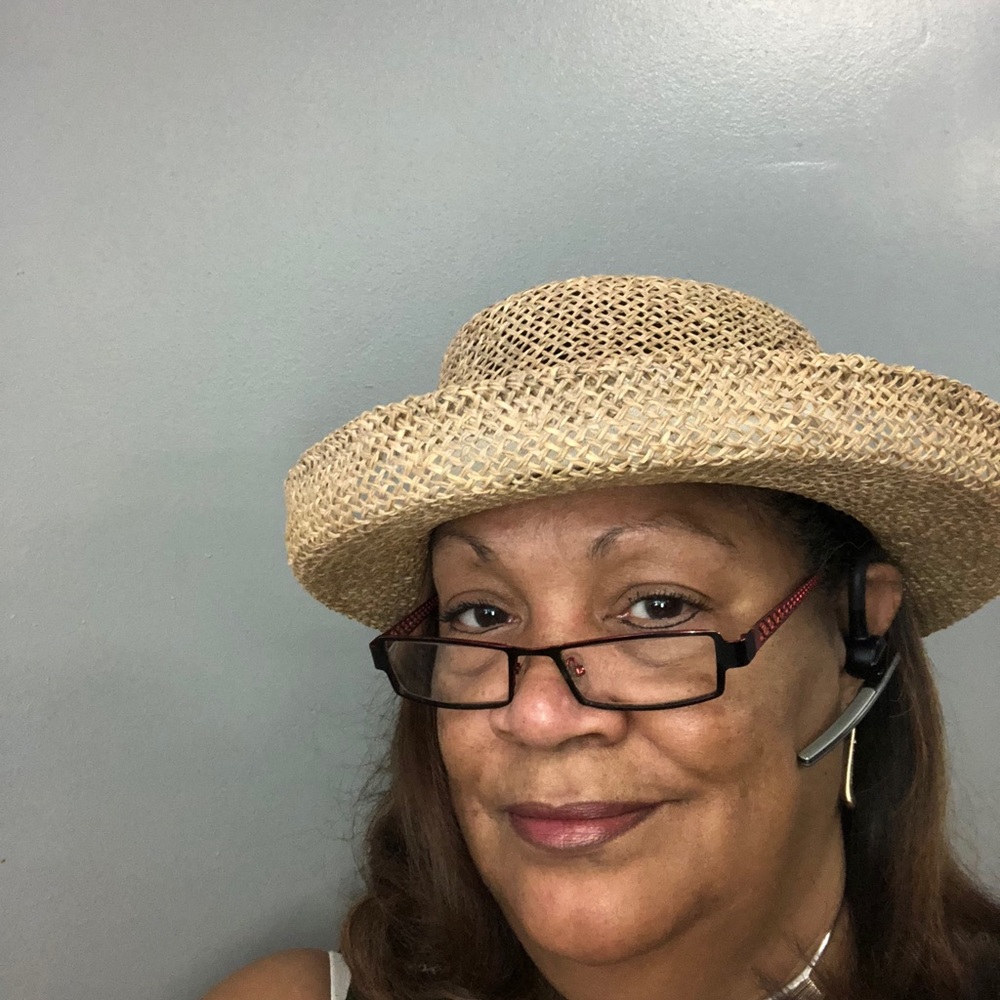 Meet your Posher, Annettia